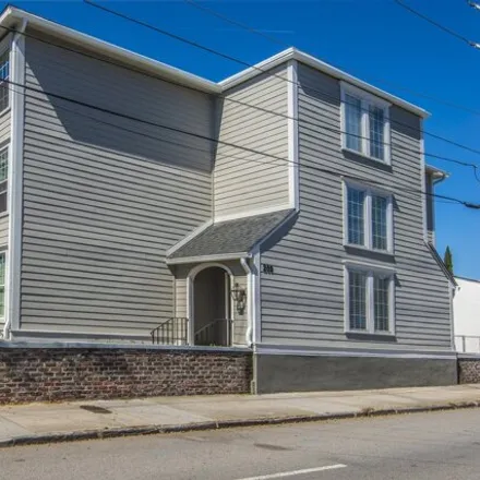 Image 2 - SunTrust, East Bay Street, Charleston, SC 29415, USA - House for rent