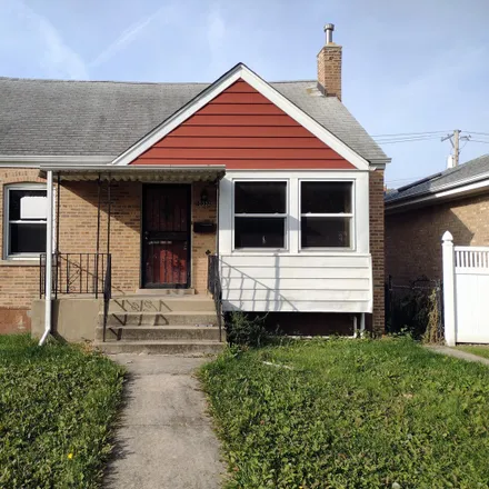 Buy this 3 bed house on 10330 South Sacramento Avenue in Chicago, IL 60655