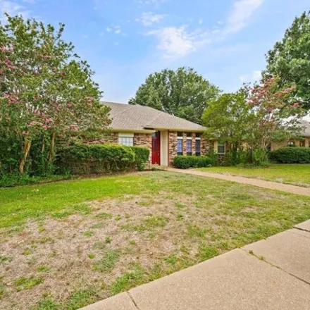 Image 3 - 918 Green Brook Drive, Allen, TX 75003, USA - House for sale