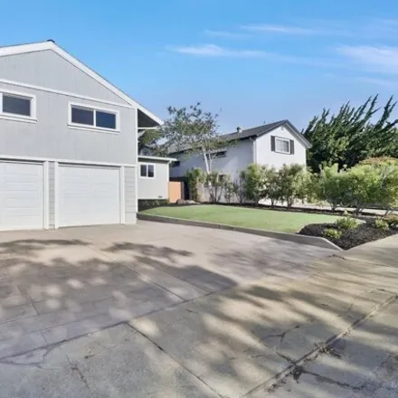 Image 3 - 127 Lois Ln, Vallejo, California, 94590 - House for sale
