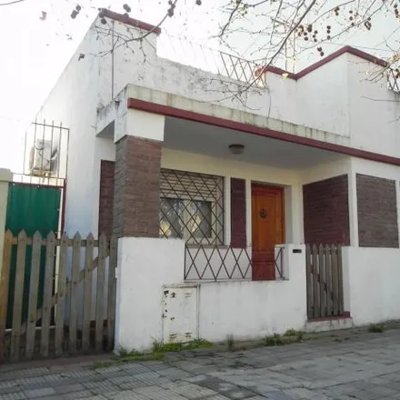 Buy this 2 bed house on Estudio Jurídico Dr. Grinberg & Asoc. in Pedro de Mendoza 1163, Partido de Hurlingham