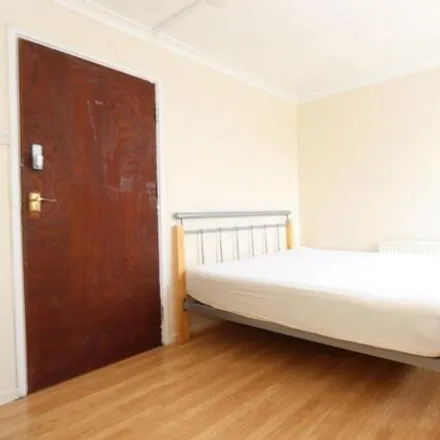 Image 4 - 11 The Green, London, E15 4ND, United Kingdom - House for rent