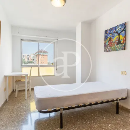 Rent this 4 bed apartment on Carrer de Reus in 46009 Valencia, Spain