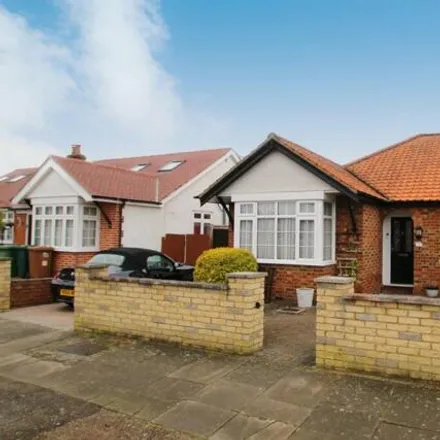 Image 1 - Witheygate Avenue, Staines-upon-Thames, TW18 2RA, United Kingdom - Duplex for sale