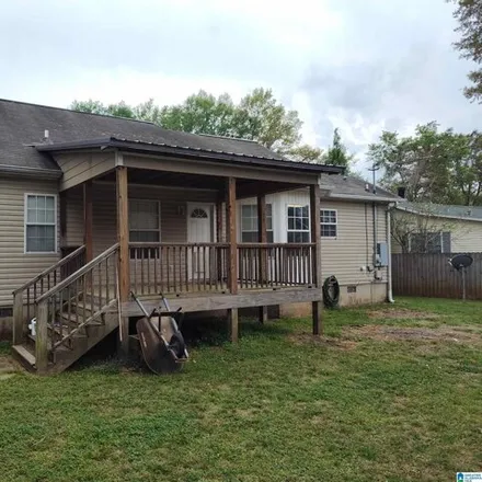 Image 3 - 1062 West 5th Place, Sylacauga, AL 35150, USA - House for sale