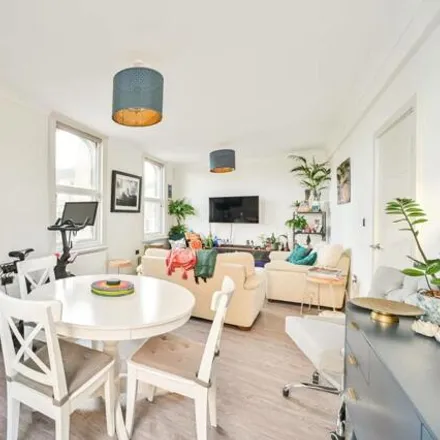 Image 2 - Eugene Cotter House, Catesby Street, London, SE17 1HW, United Kingdom - Apartment for sale