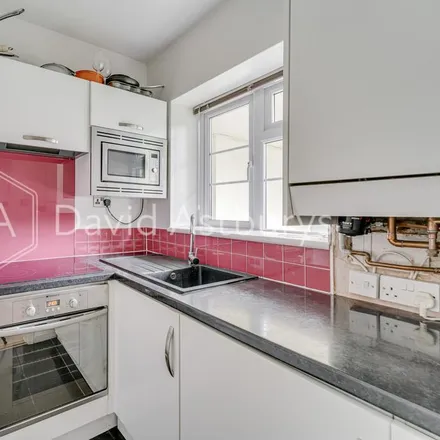 Image 4 - De Beauvoir Court, Northchurch Road, London, N1 3NX, United Kingdom - Apartment for rent