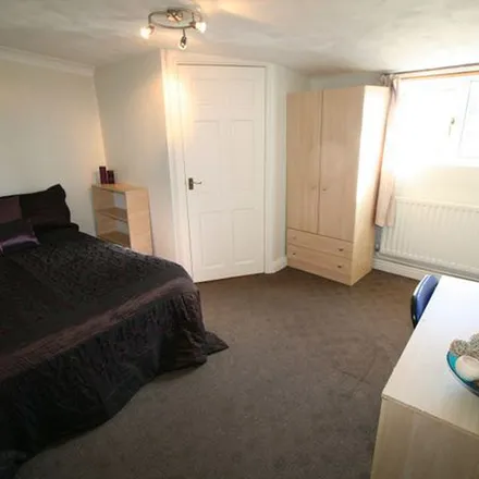 Rent this 1 bed townhouse on The Cardigan Arms in 364 Kirkstall Road, Leeds