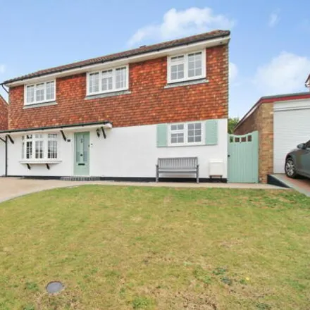 Buy this 3 bed house on Hadleigh Gardens in Broomfield, CT6 6BN