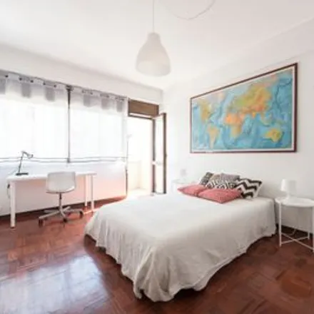 Image 1 - Avenida Visconde de Valmor - Room for rent