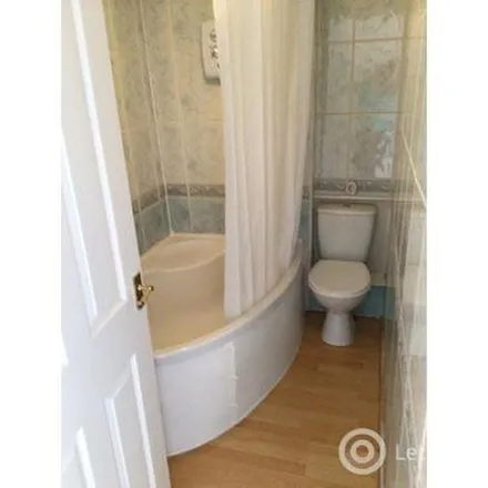 Image 5 - Livesey Terrace, Penicuik, EH26 0NA, United Kingdom - Apartment for rent