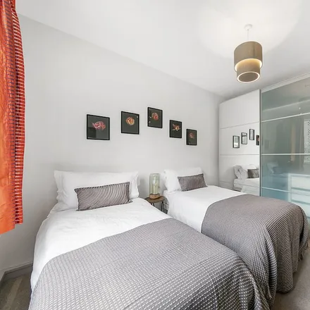 Rent this 2 bed apartment on London in EC1R 4TR, United Kingdom