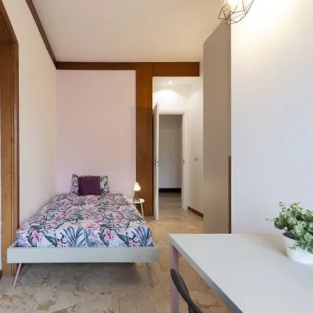 Rent this 1 bed room on Viale Beatrice d'Este in 30, 20122 Milan MI