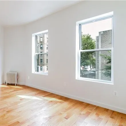 Image 3 - 1501 Teller Avenue, New York, NY 10457, USA - House for sale