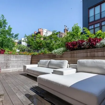 Image 9 - 217 West 21st Street, New York, NY 10011, USA - Townhouse for sale
