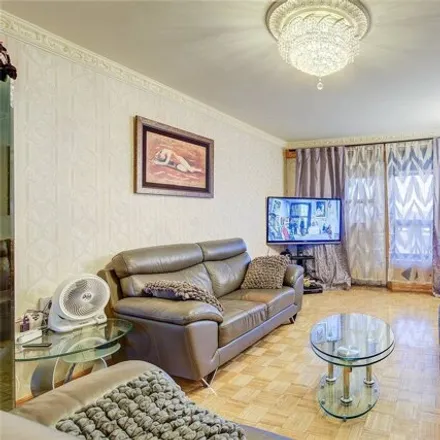 Image 2 - 61-25 98th Street, New York, NY 11374, USA - Apartment for sale