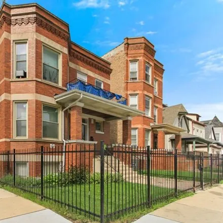 Buy this 8 bed house on 700 North Laramie Avenue in Chicago, IL 60651