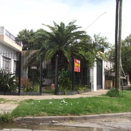 Buy this 2 bed house on Hospital Municipal De Diagnostico Inmediato Don Torcuato in Menéndez y Pelayo, Partido de Tigre
