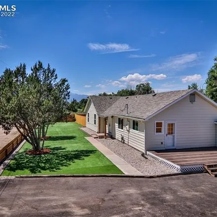 Image 2 - 220 Karr Road, Colorado Springs, CO 80916, USA - House for sale