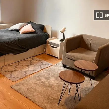 Rent this 4 bed room on Chaussée de Boondael - Boondaalse Steenweg 288 in 1050 Ixelles - Elsene, Belgium