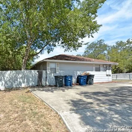 Image 3 - 1406 Katy Street, Highland Park, New Braunfels, TX 78130, USA - Duplex for rent