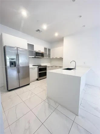 Image 5 - 1047 Northeast 18th Avenue, Fort Lauderdale, FL 33304, USA - Loft for rent