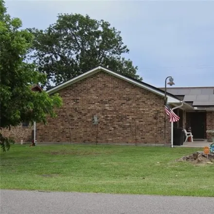 Buy this 3 bed house on 271 Lakewood Drive in Lake Barbara, Clute