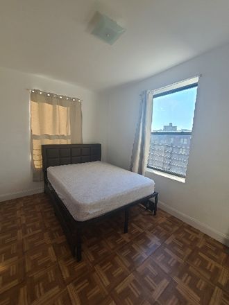 Rent this 1 bed room on Bronx Zoo in Bryant Avenue, New York