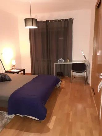 Rent this 3 bed room on Rua Arte de Fogo in 2730-173 Barcarena, Portugal