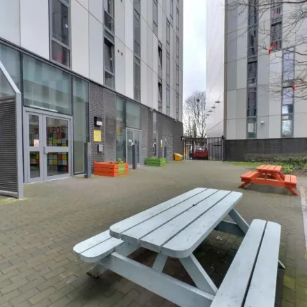 Image 2 - Parkway Gate, Chester Street, Manchester, M15 6JE, United Kingdom - Apartment for rent