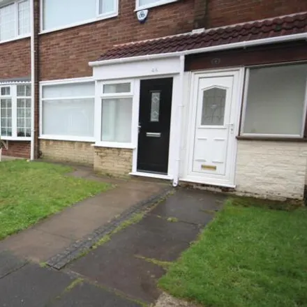 Rent this 3 bed townhouse on Fordlea Road in Liverpool, L12 5LE