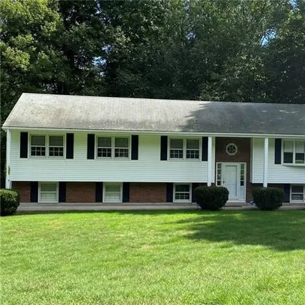 Rent this 4 bed house on 11 Center View Road in Woodbridge, South Central Connecticut Planning Region
