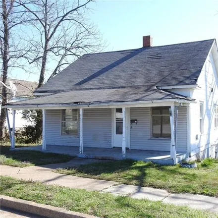 Image 2 - 511 East 1st Street, Rolla, MO 65401, USA - House for sale