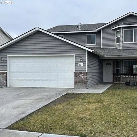 Buy this 4 bed house on 665 East Oregon Avenue in Hermiston, OR 97838