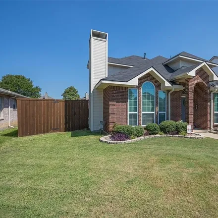 Image 2 - 1415 Diorio Drive, Lewisville, TX 75067, USA - House for sale