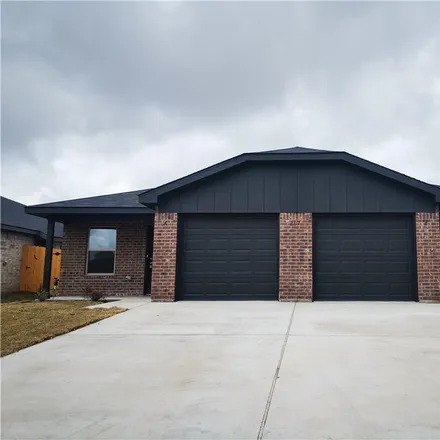 Rent this 3 bed duplex on Zora Drive in Temple, TX 76508