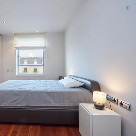 Rent this 1 bed apartment on Zara in Passeig de Gràcia, 16