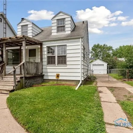 Buy this 3 bed house on 221 East Northgate Parkway in Northgate, Toledo