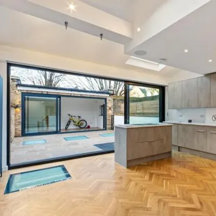 Rent this 3 bed duplex on 92 Hadyn Park Road in London, W12 9AG
