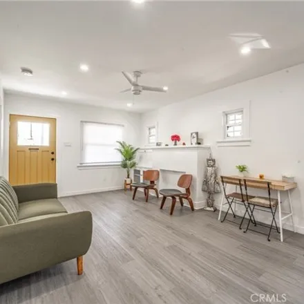 Image 9 - 2605 Obama Boulevard, Los Angeles, CA 90018, USA - House for sale