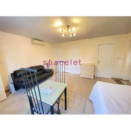 Rent this 1 bed apartment on 24 The Ride in London, TW8 9LA