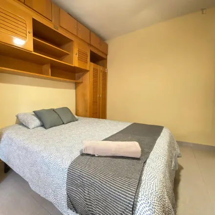 Rent this 3 bed room on Madrid in Calle de Pan y Toros, 32