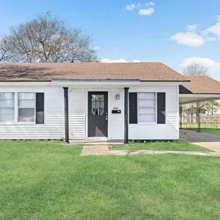 Buy this 2 bed house on 2236 8th Street in Port Neches, TX 77651
