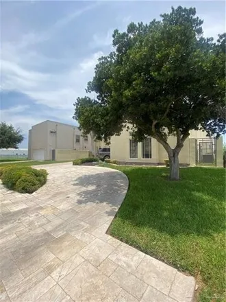 Image 2 - 2399 South 49th Lane, McAllen, TX 78503, USA - House for sale