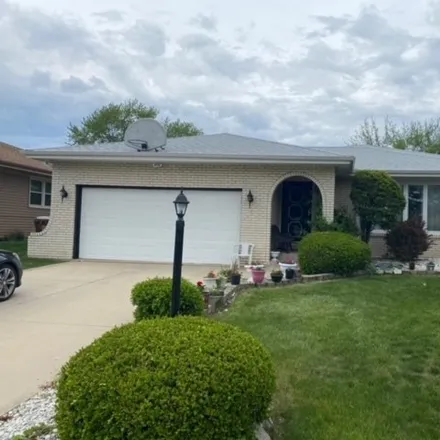 Buy this 3 bed house on 6130 Heron Drive in Oak Forest, IL 60452
