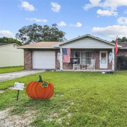 Buy this 2 bed house on 39619 Meadowood Loop in Zephyrhills, FL 33542