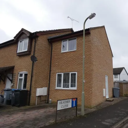 Rent this 1 bed duplex on Heather Close in Carterton, OX18 1TH