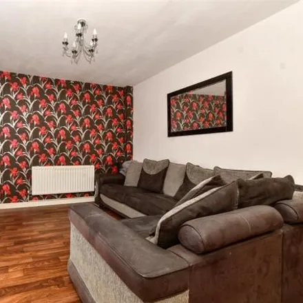 Image 2 - Hengist Way, London, SM6 9BP, United Kingdom - Apartment for sale