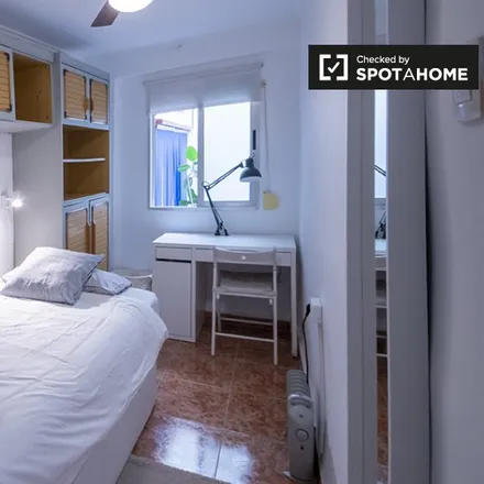 Rent this 3 bed room on Carrer de Josep Benlliure in 266, 46011 Valencia