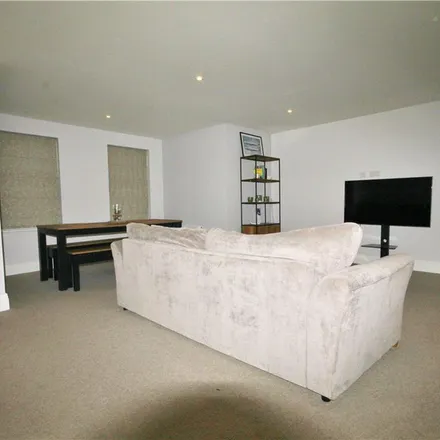 Rent this 2 bed apartment on St Mark's Road in Binfield, RG42 4FP